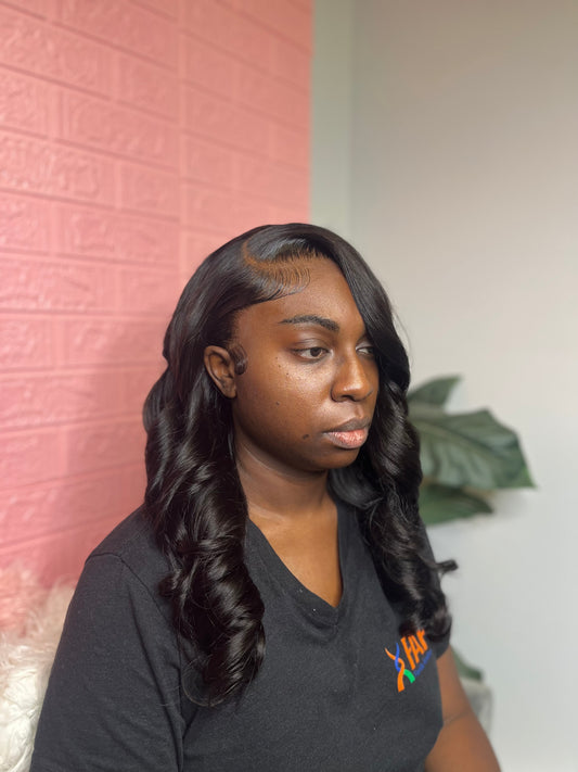 STRAIGHT LACE FRONT WIG